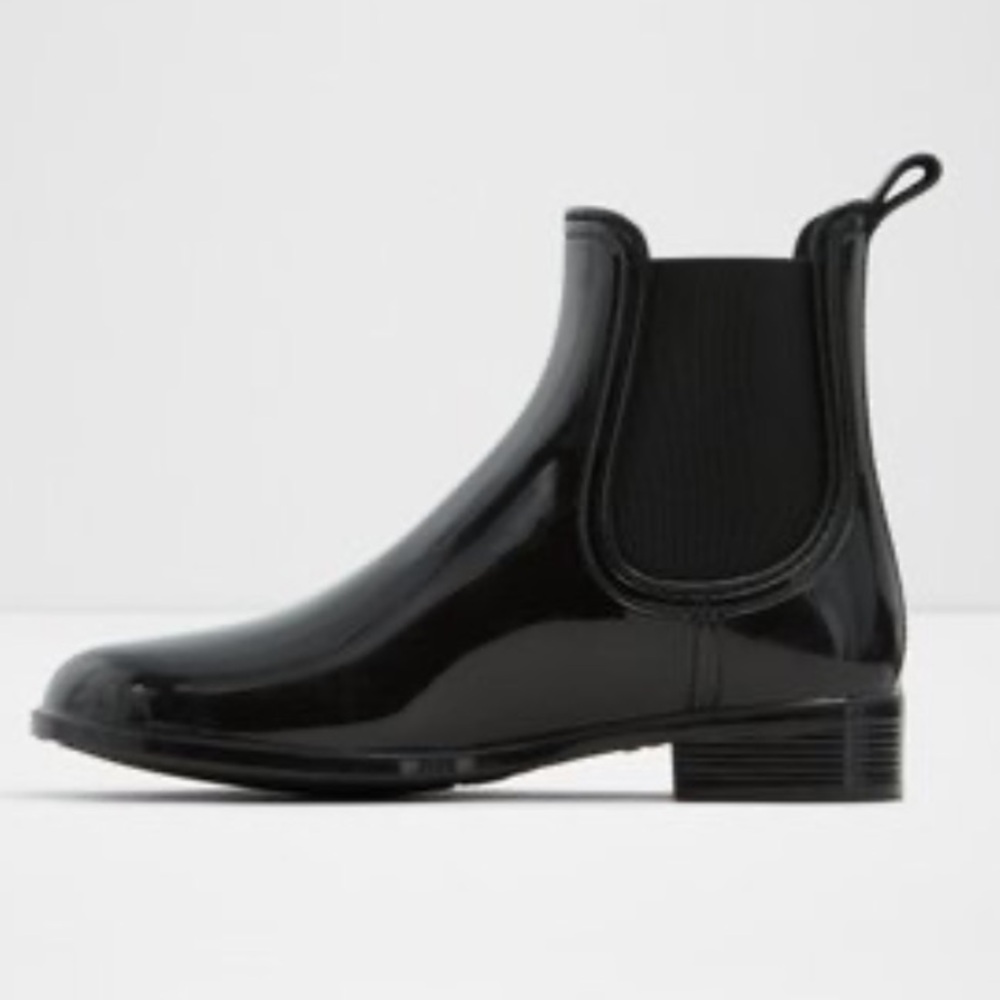 MARC FISHER  Black Pullon Chelsea Waterproof Rain Bootie Size 7